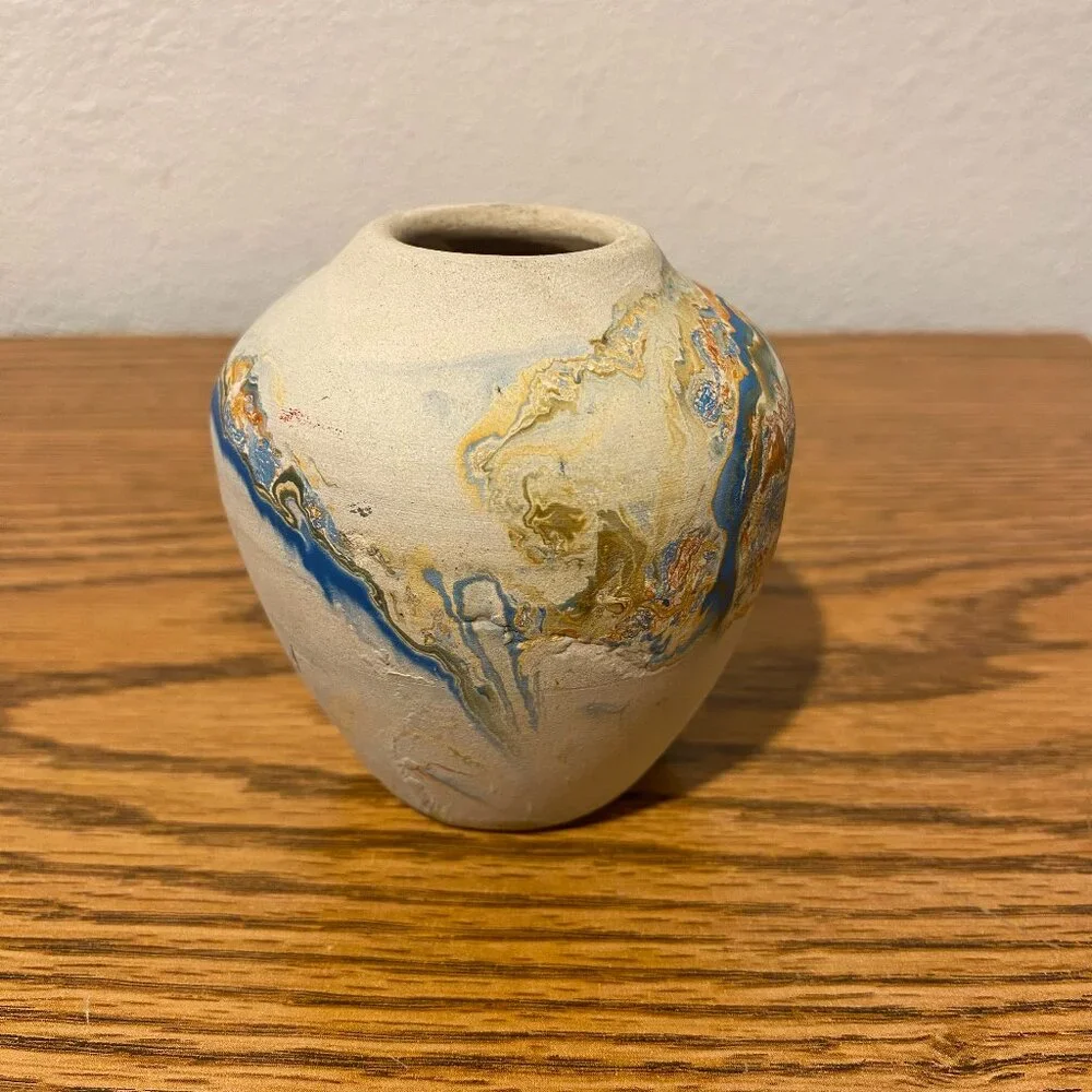 Nemadji Pottery Mini Vase - Picture 4 of 11